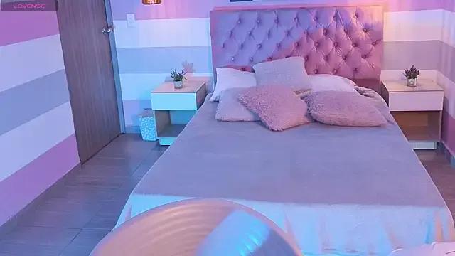 samantaortega__ from StripChat is Freechat