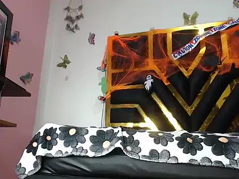 samantha__young from StripChat is Freechat