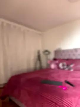 Samantha_e2 from StripChat is Freechat