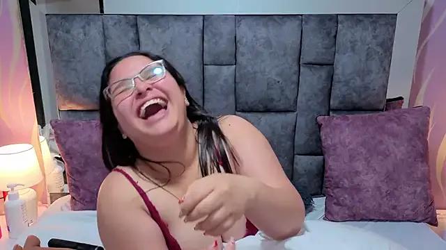 SamanthaPaImer from StripChat is Freechat