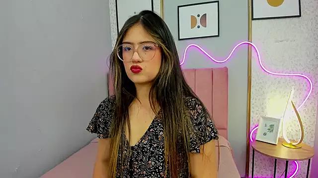 SamanthaPeachs from StripChat