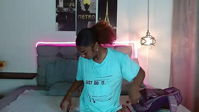 samara_roxx from StripChat is Freechat
