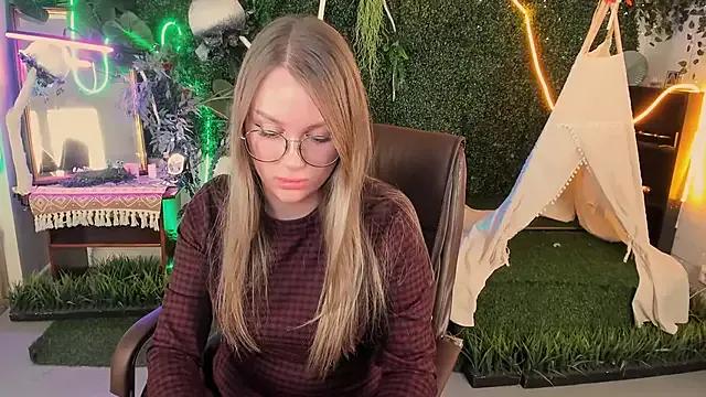 Checkout girls naked models with similar nickname. Cute sexy Free Models.