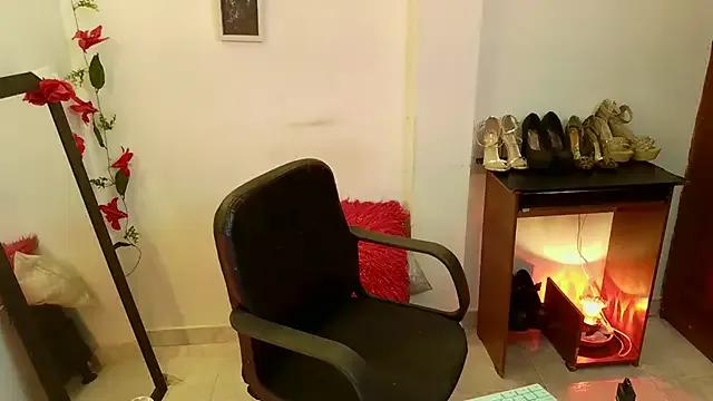 Sapphire_lilac from StripChat