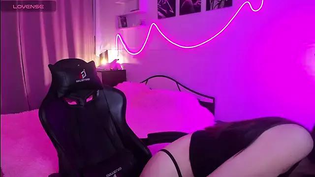 SapphireSiren from StripChat is Freechat