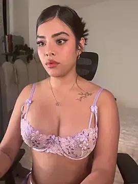 Sara-Evans from StripChat is Freechat