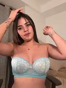 Sara-Evans from StripChat is Freechat
