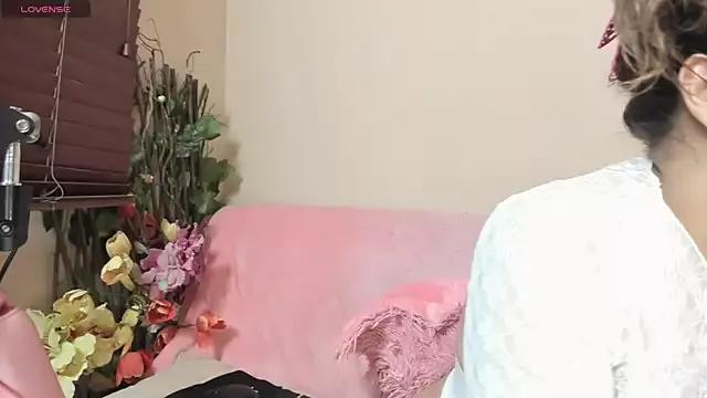 sara__lynn from StripChat