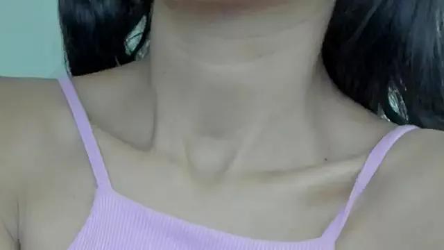 sara_gwen from StripChat