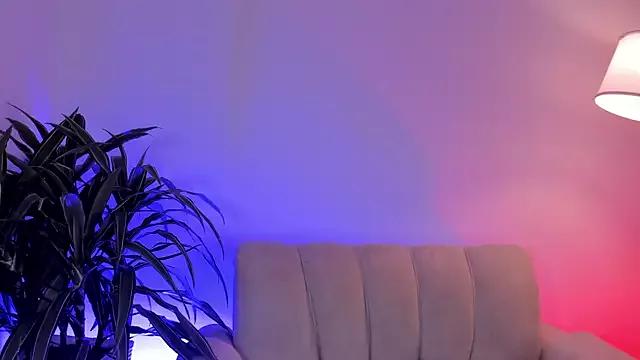 sara_gwen from StripChat