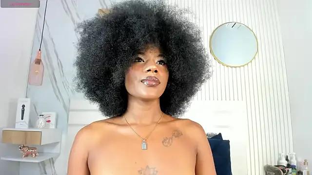 Sara_Lewwis from StripChat