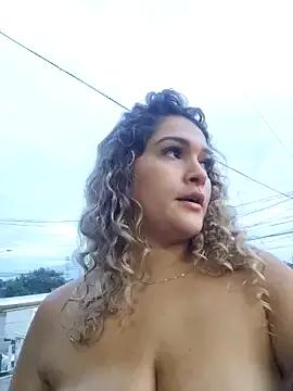 Sara_smiiith211 from StripChat