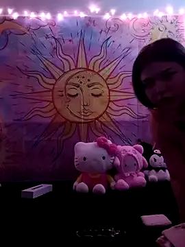 sara_winehouse1 from StripChat is Freechat