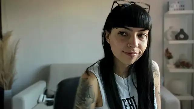 Saraa_Desiree from StripChat is Freechat