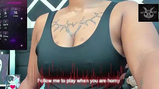 Saraa_Graham from StripChat is Freechat