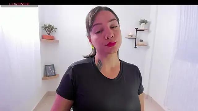 Saraarouusee from StripChat is Freechat