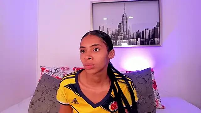 sarah_ashbourne from StripChat is Freechat