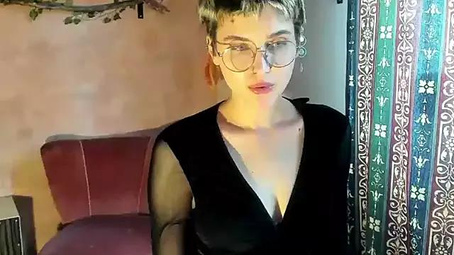 Sarah_perfect from StripChat