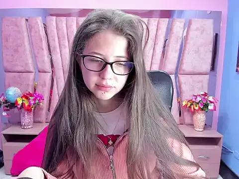 sarah_sweett_ from StripChat is Freechat
