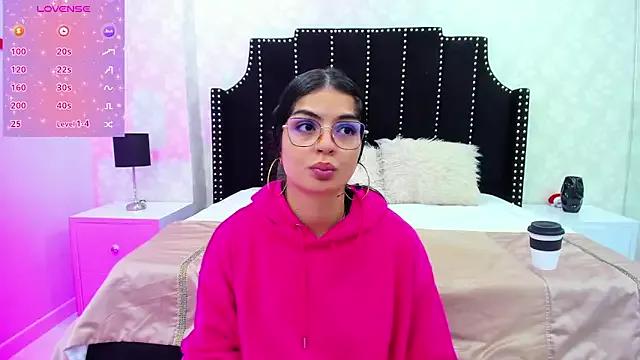 SarahBakerrss from StripChat