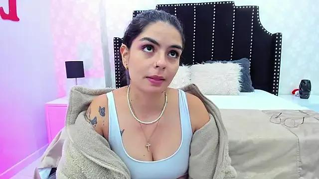SarahBakerrss from StripChat