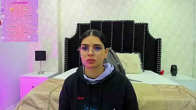 SarahBakerrss from StripChat