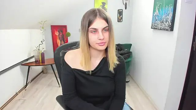 SarahOwenn on StripChat 