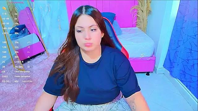 sarahrousse_ from StripChat is Freechat