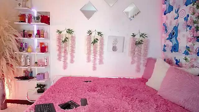 Sarahtrinny from StripChat