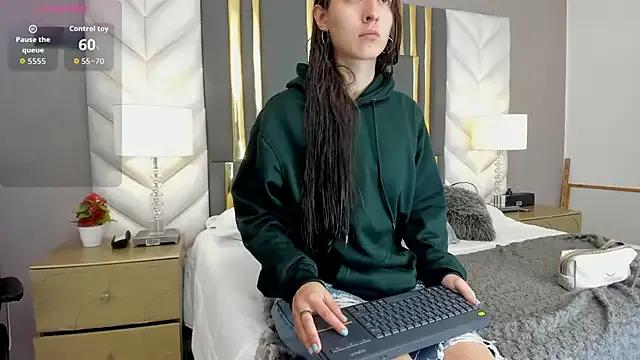 SaraJonness from StripChat is Freechat