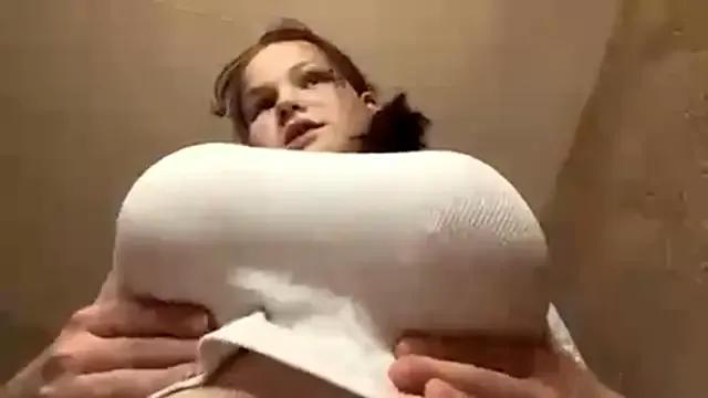 SaraXiao from StripChat is Freechat