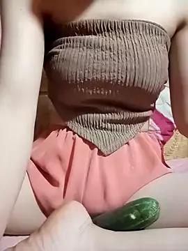 Sasa-squirt from StripChat is Freechat