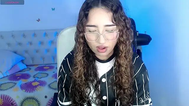 sasha_17_ from StripChat is Freechat