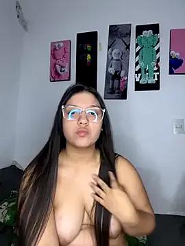 SashaAndDamian from StripChat is Freechat