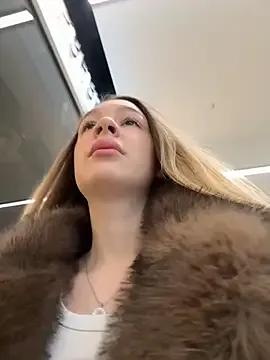 SashaCatt from StripChat is Freechat