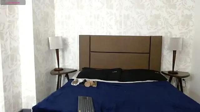 Sasyluna from StripChat is Freechat