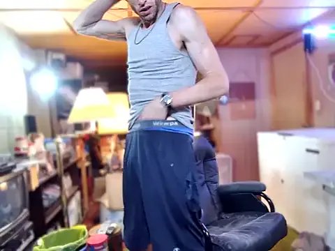 savageconfidence on StripChat 