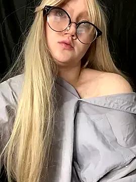 Scarlett_Shadow from StripChat is Freechat