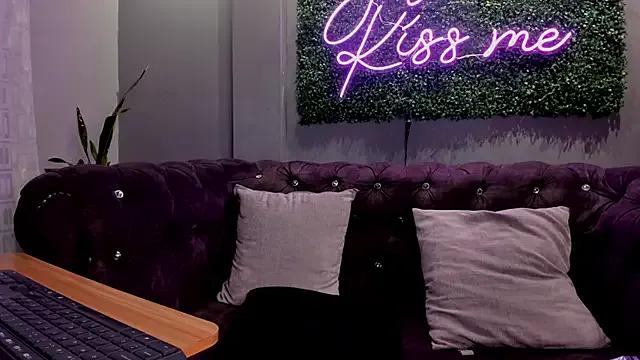 scarlettvelvet_ from StripChat is Freechat