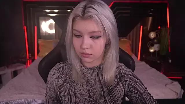 SelenaIris from StripChat is Freechat