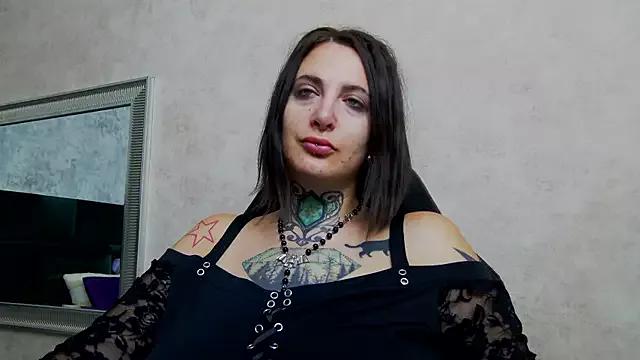 SelenasJones from StripChat is Freechat
