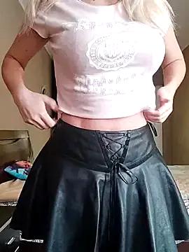 SelinaLovqx from StripChat is Freechat