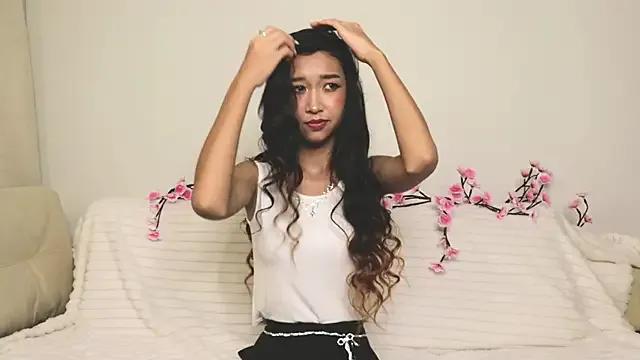 SelinaLukas from StripChat is Freechat