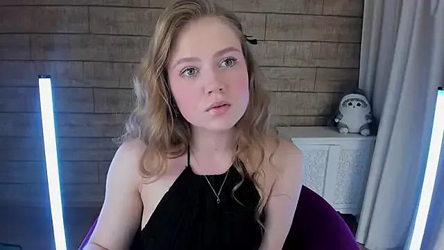 SelinSwarovski from StripChat is Freechat
