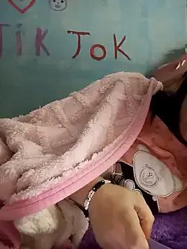 Sellena2 from StripChat