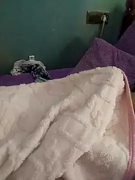 Sellena2 from StripChat