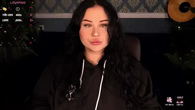 SerahMirabeli from StripChat is Freechat