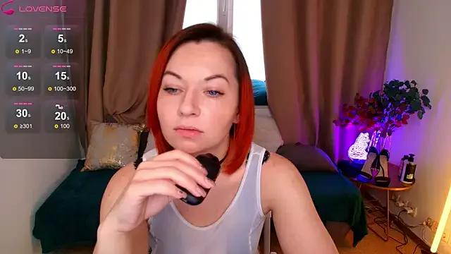 Serena_Foxxx from StripChat is Freechat