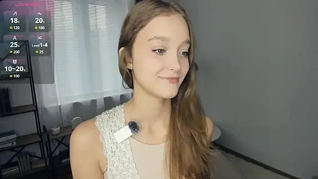 SerrenaAa from StripChat is Freechat