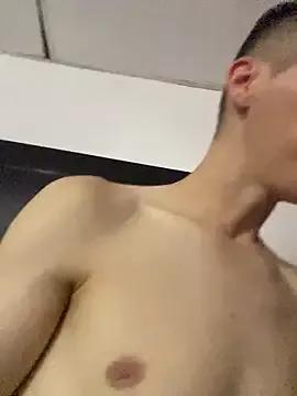 Sexy_blonde_Twink from StripChat is Freechat